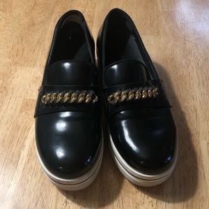 STELLA MCCARTNEY Vegan Patent Leather Chain-Link Accents Loafers. Size 6.